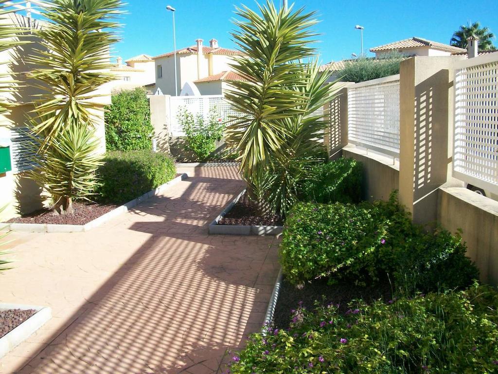 Apartamentos Par Tres - Oliva Nova Екстер'єр фото